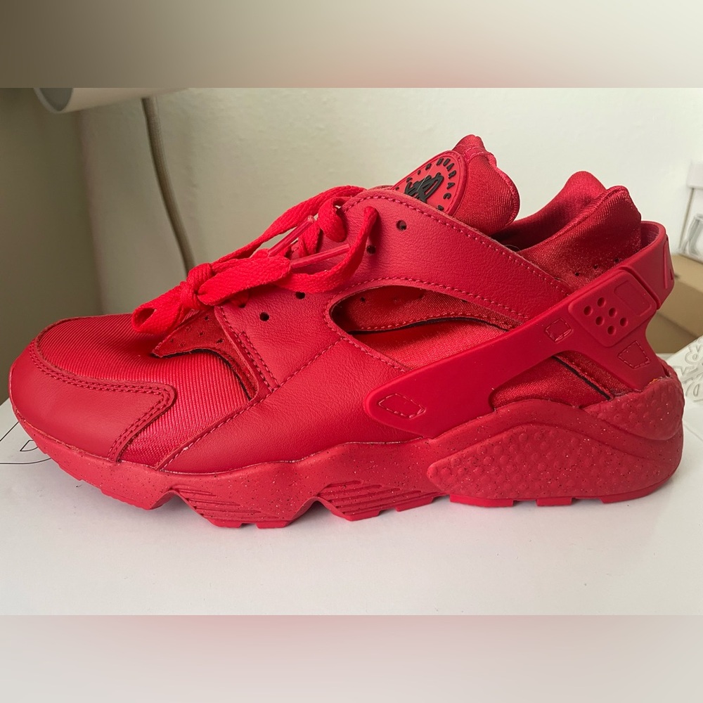 Nike Custom-Made Women’s All-Red Huarache Sneakers